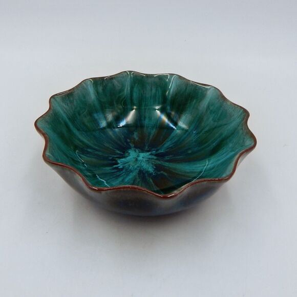 Blue Mountain Pottery Canada BMP Green Candy Nut Dish Bowl Ruffle Edge Scallop - Picture 3 of 9